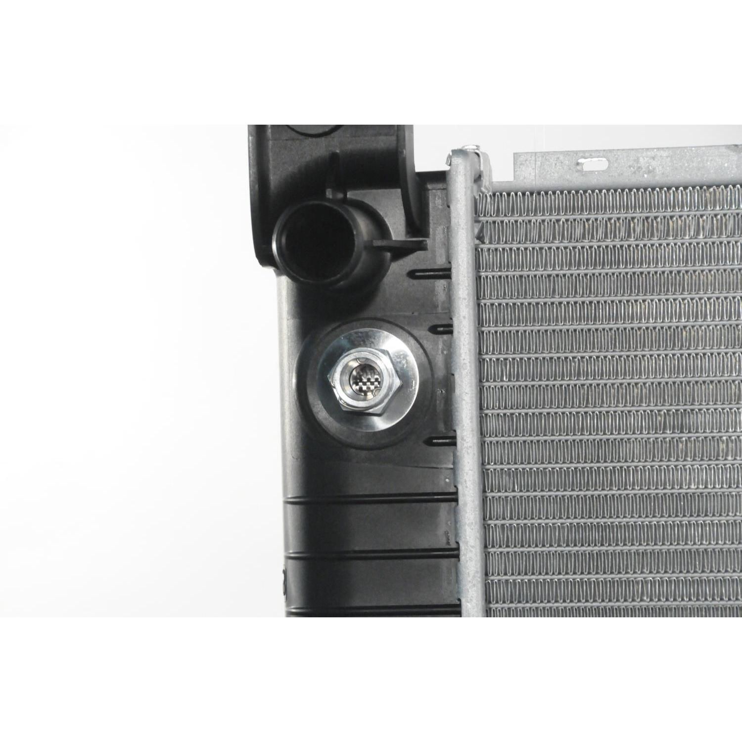 GM Genuine Parts Radiator 21653