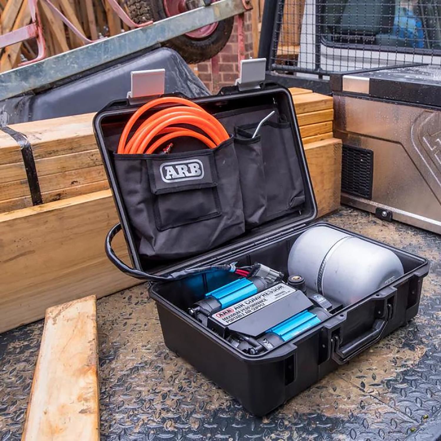ARB 12 Volt Portable 150 PSI Max Pressure Air Compressor with 1 Gallon