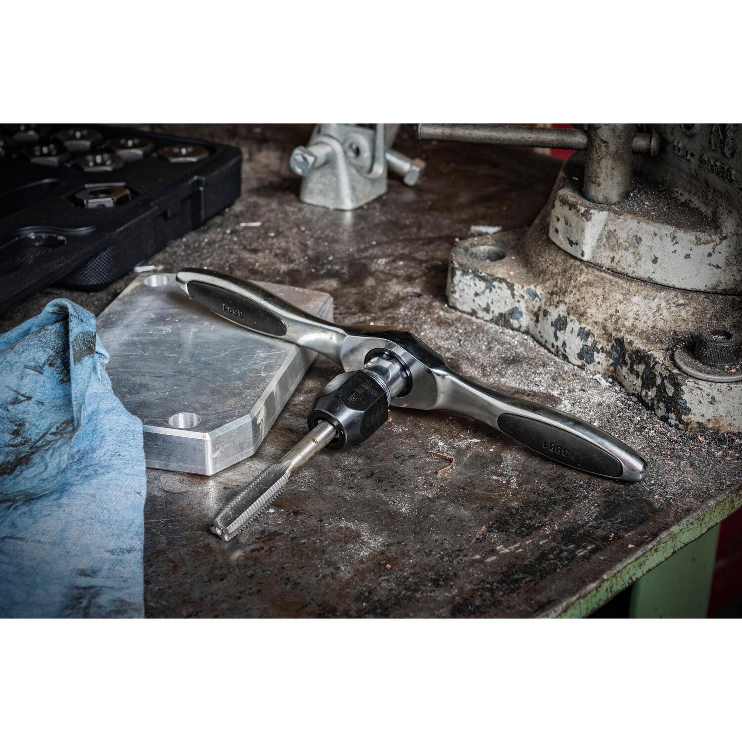 GearWrench SAE and Metric Ratcheting Tap and Die Set 114 Piece