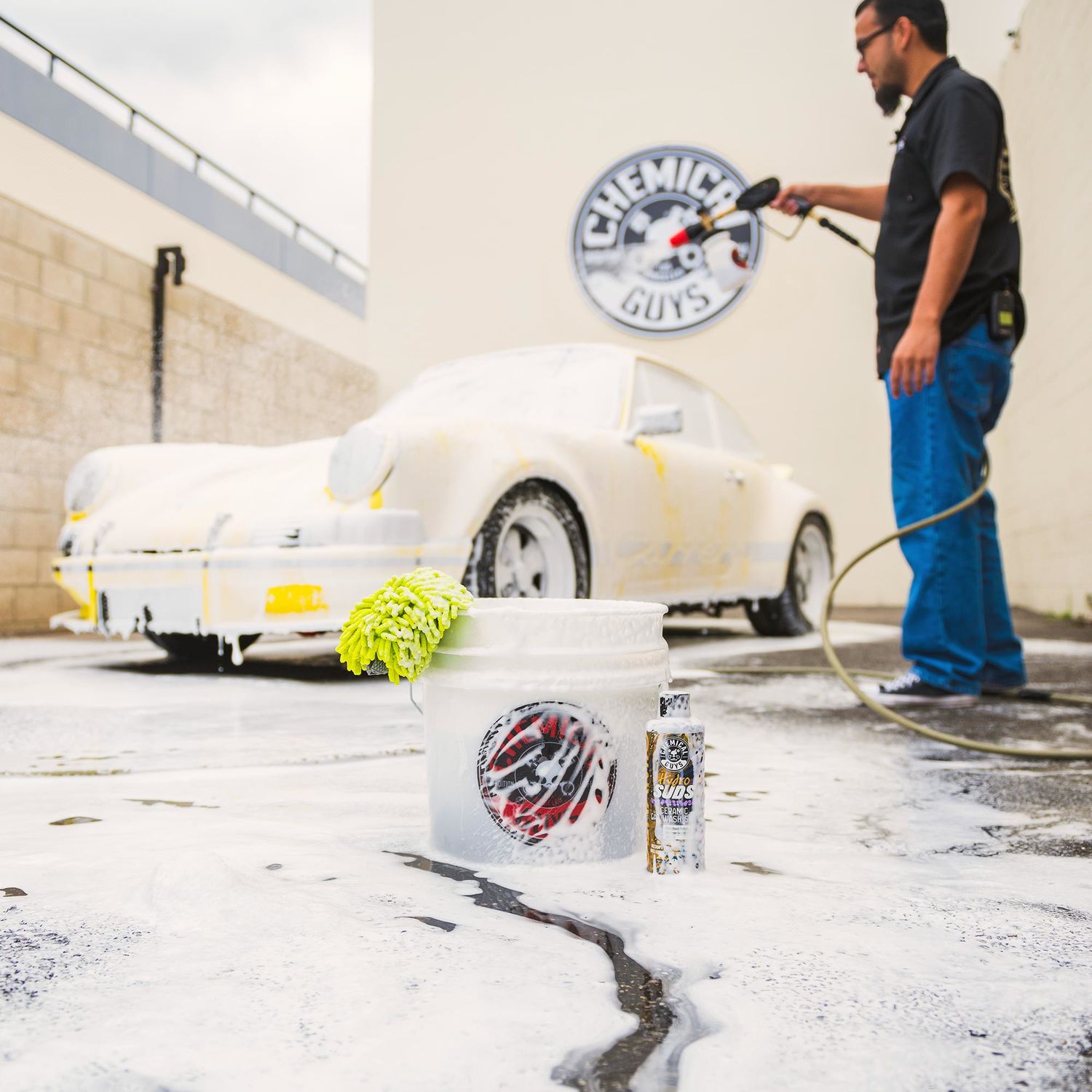 Chemical Guys HydroSuds HighGloss Hyper Foaming SiO2 Ceramic Car Wash Soap