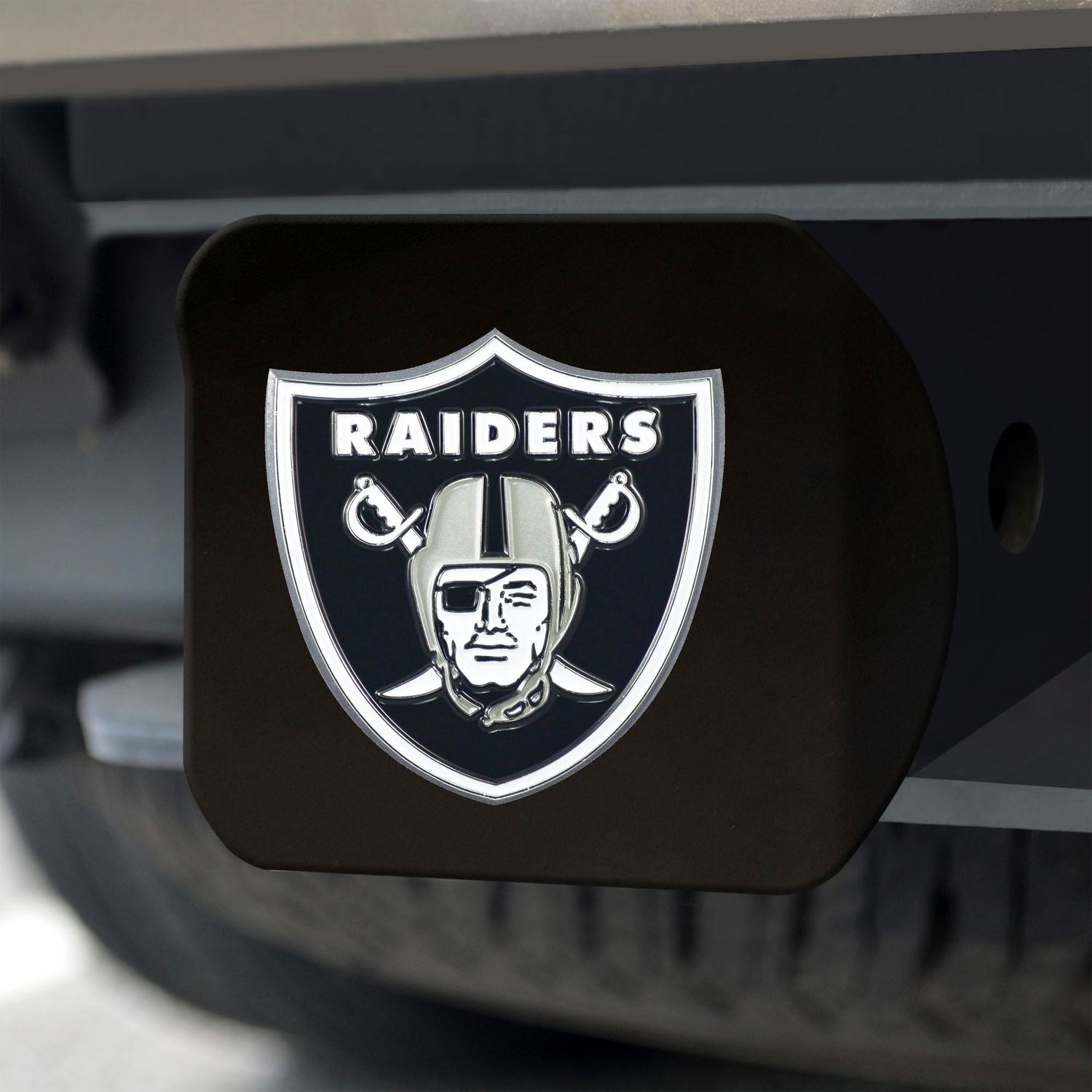 Las Vegas Raiders NFL Black Hitch Cover with Chrome Team Logo by FANMATS -  Unique 3-D Team Logo Molded Metal Design – Easy Installation on Truck, SUV