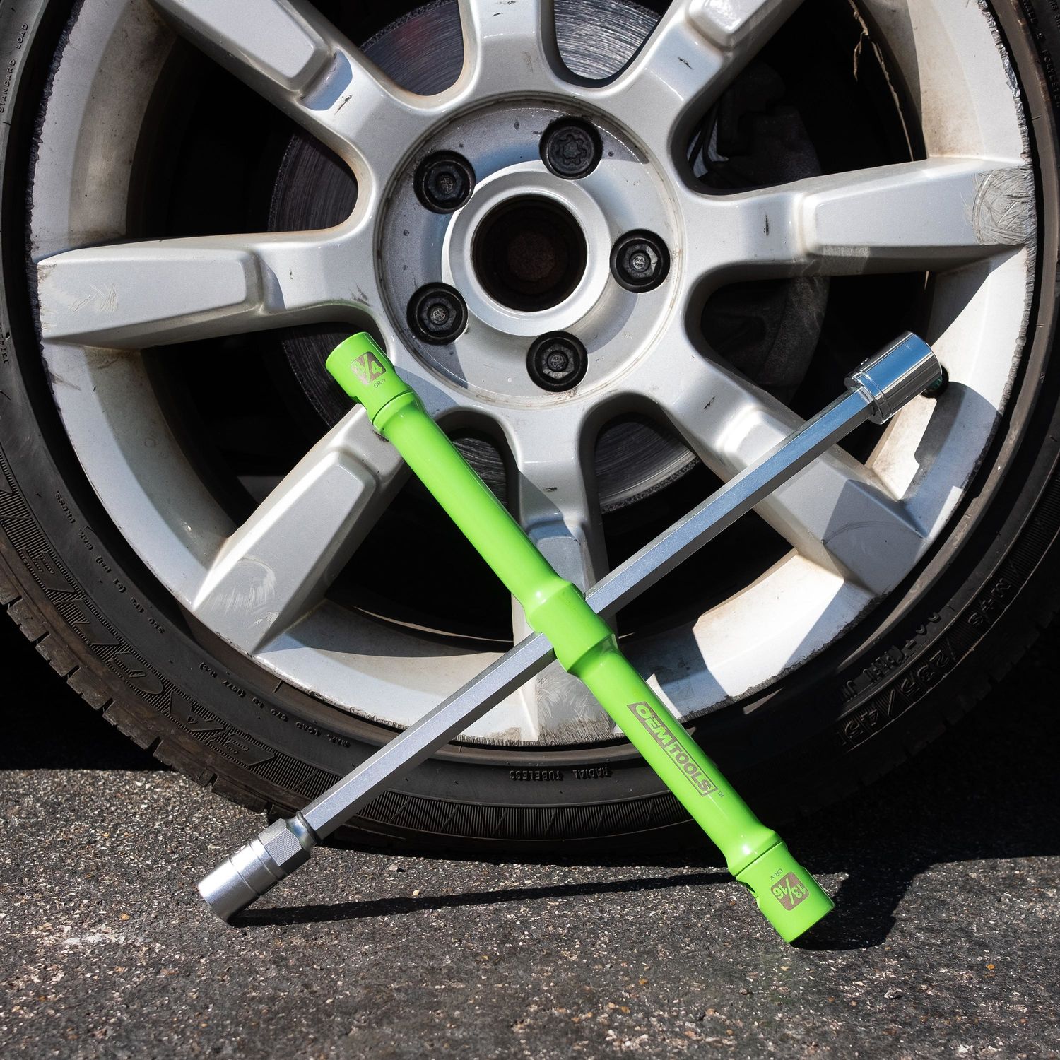 Lug deals wrench autozone