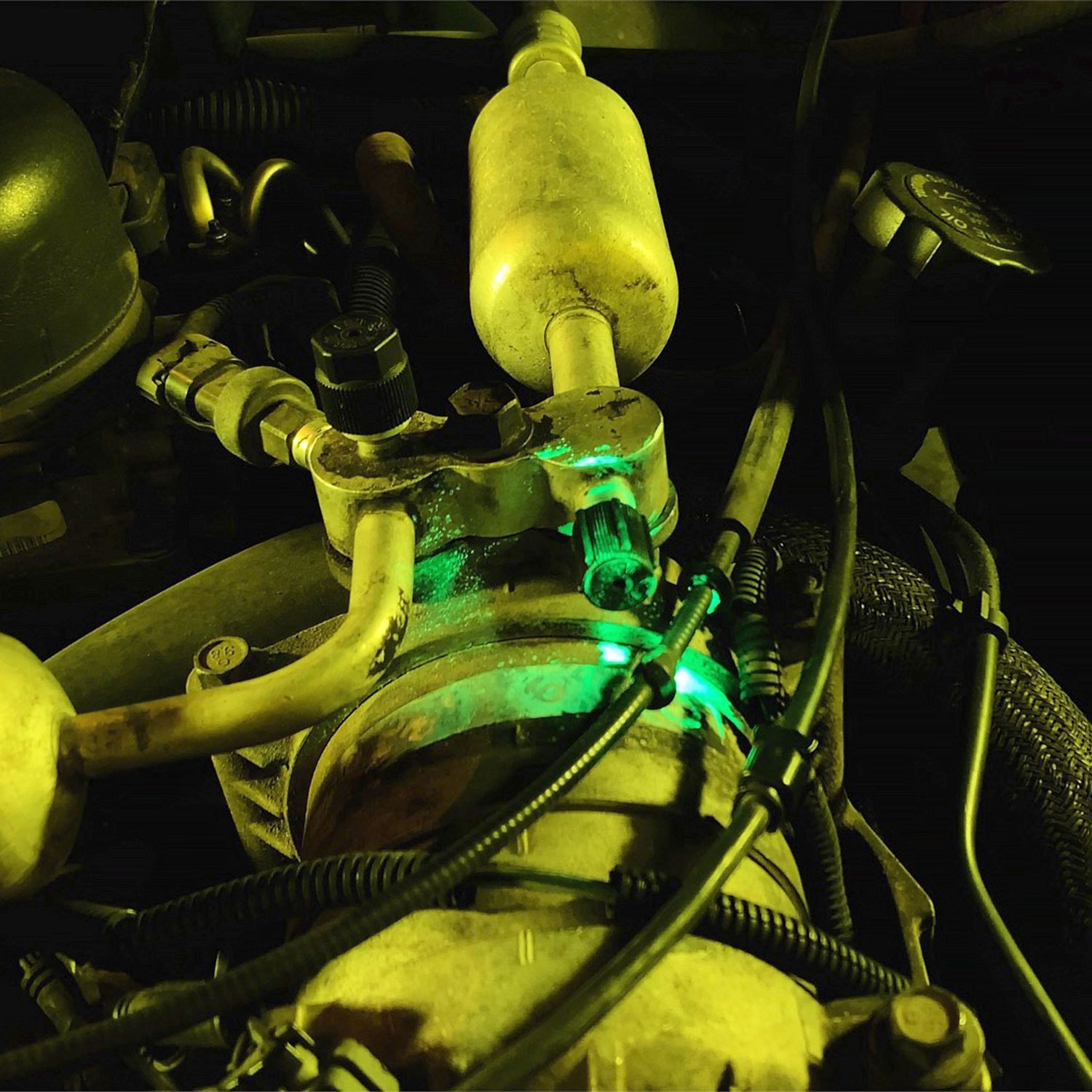 OEM TOOLS A/C Leak Detector UV Dye Injector/Light Kit (Dye Sold Separately)