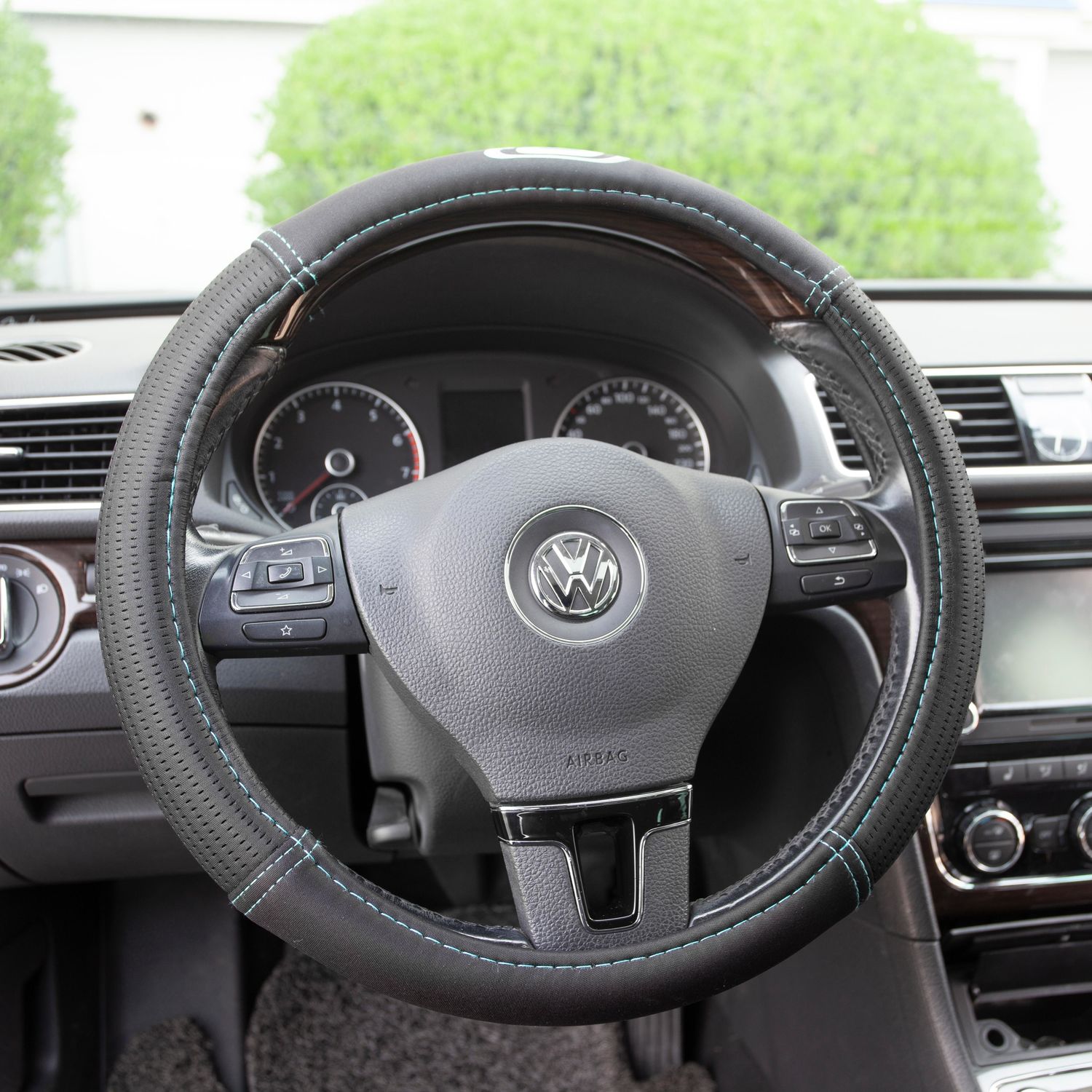 SKECHERS Air Cooled Memory Foam Steering Wheel Cover