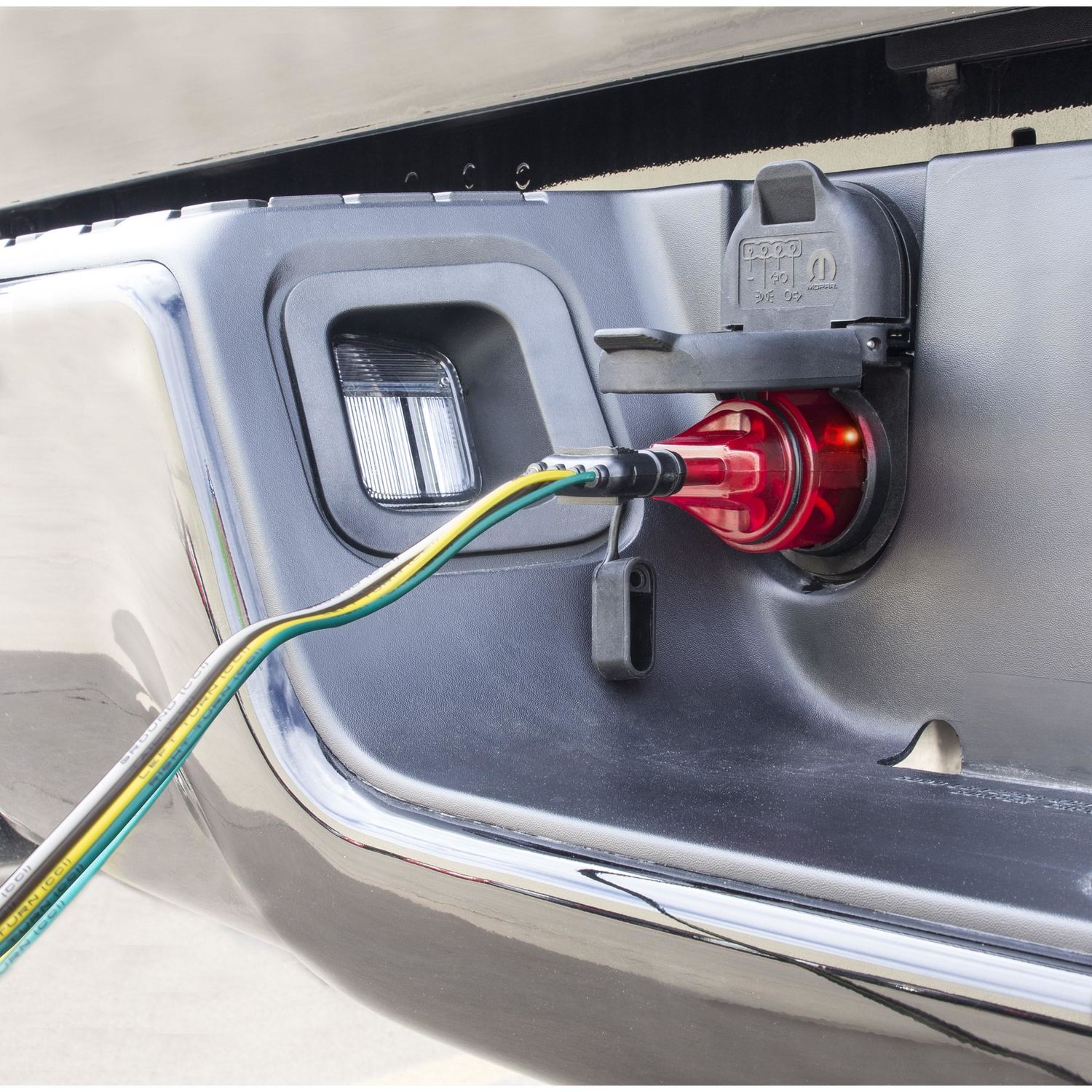 Hopkins Towing Solution Nite-Glow 7 Blade to 4 Flat Adapter