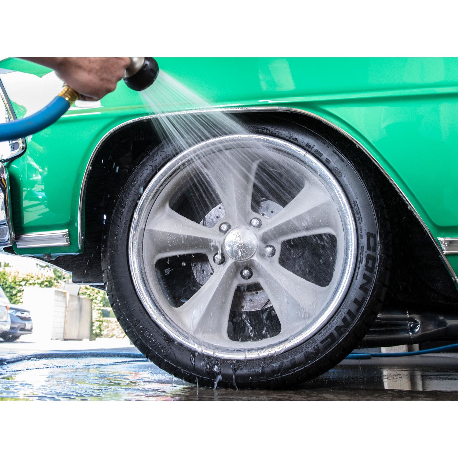 LANE'S New Aluminum Wheel Cleaner- Eliminates Hard Scrubbing, Safe on  Metals, and Works Instantly, Wheel Cleaner (32 Oz)