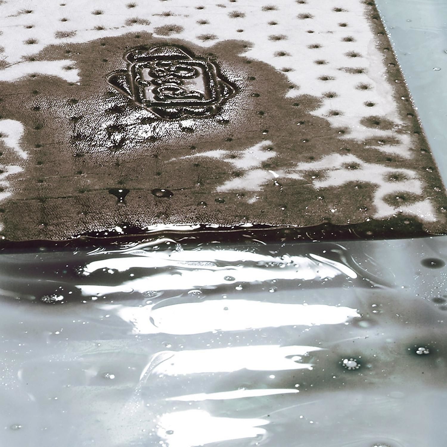 Pig 15in x 20in OilOnly Absorbent Mat Pad 100 Pads