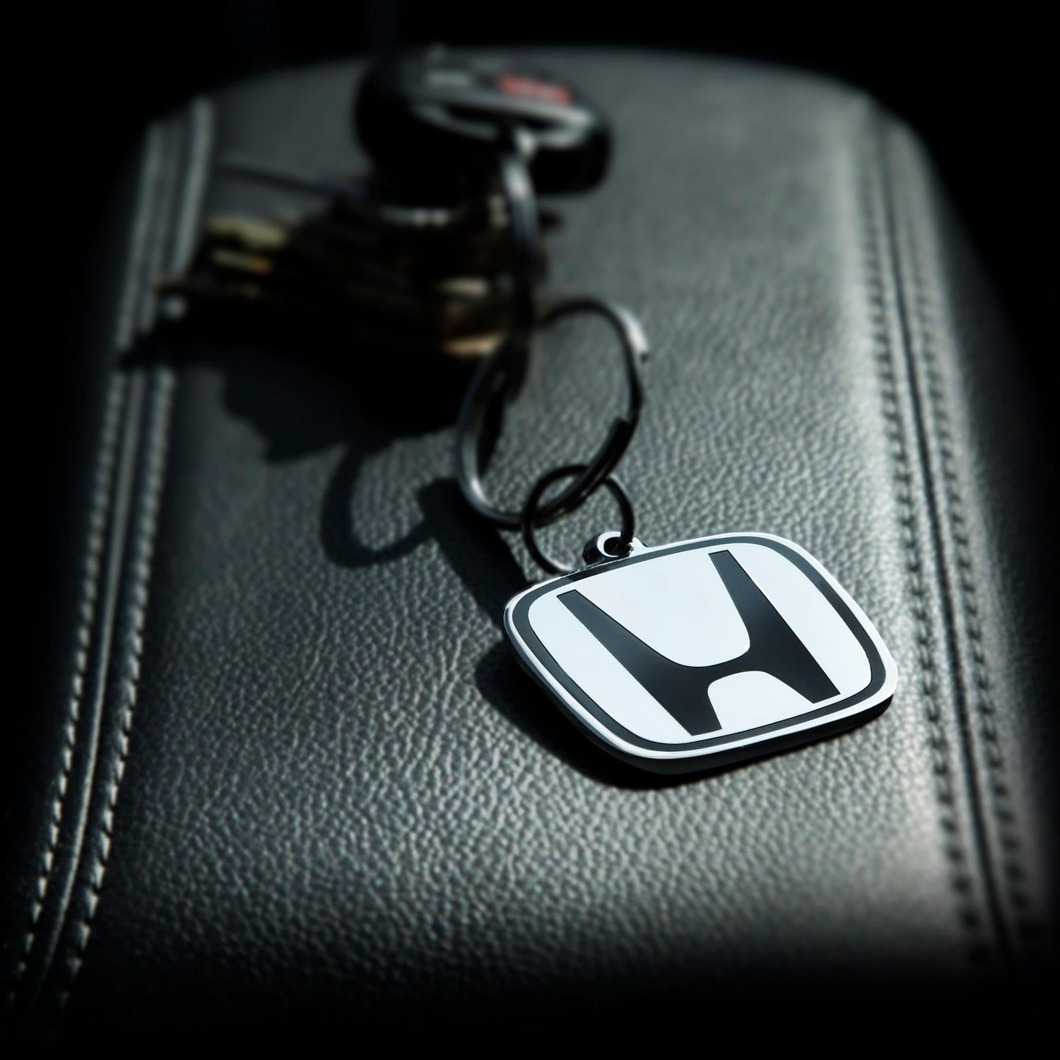 Car Logo Key Chain Car Key Ring Black Leather Keychain Accessories for Honda