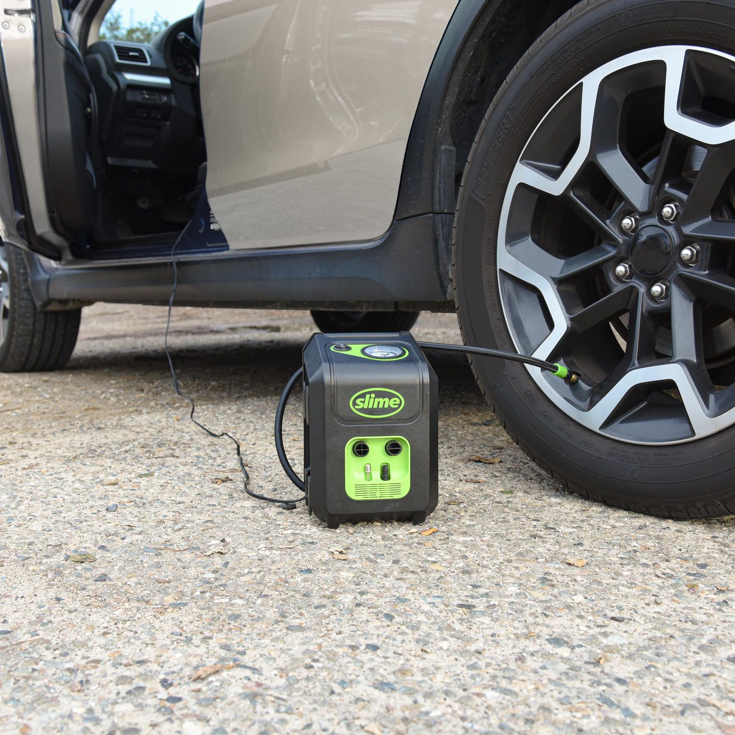 How to Use a Portable Tire Inflator - AutoZone