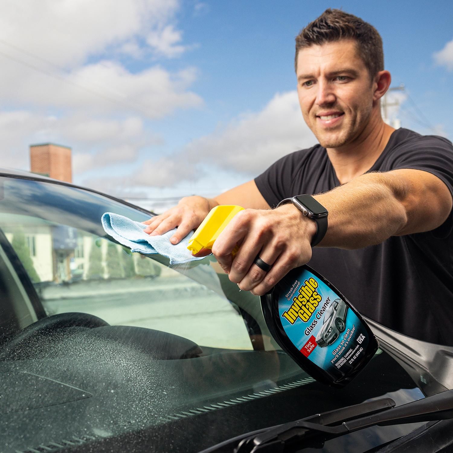 Fastest and Easiest Way to Clean Your Windshield, Invisible Glass Reach &  Clean Quick-Change Tool. 