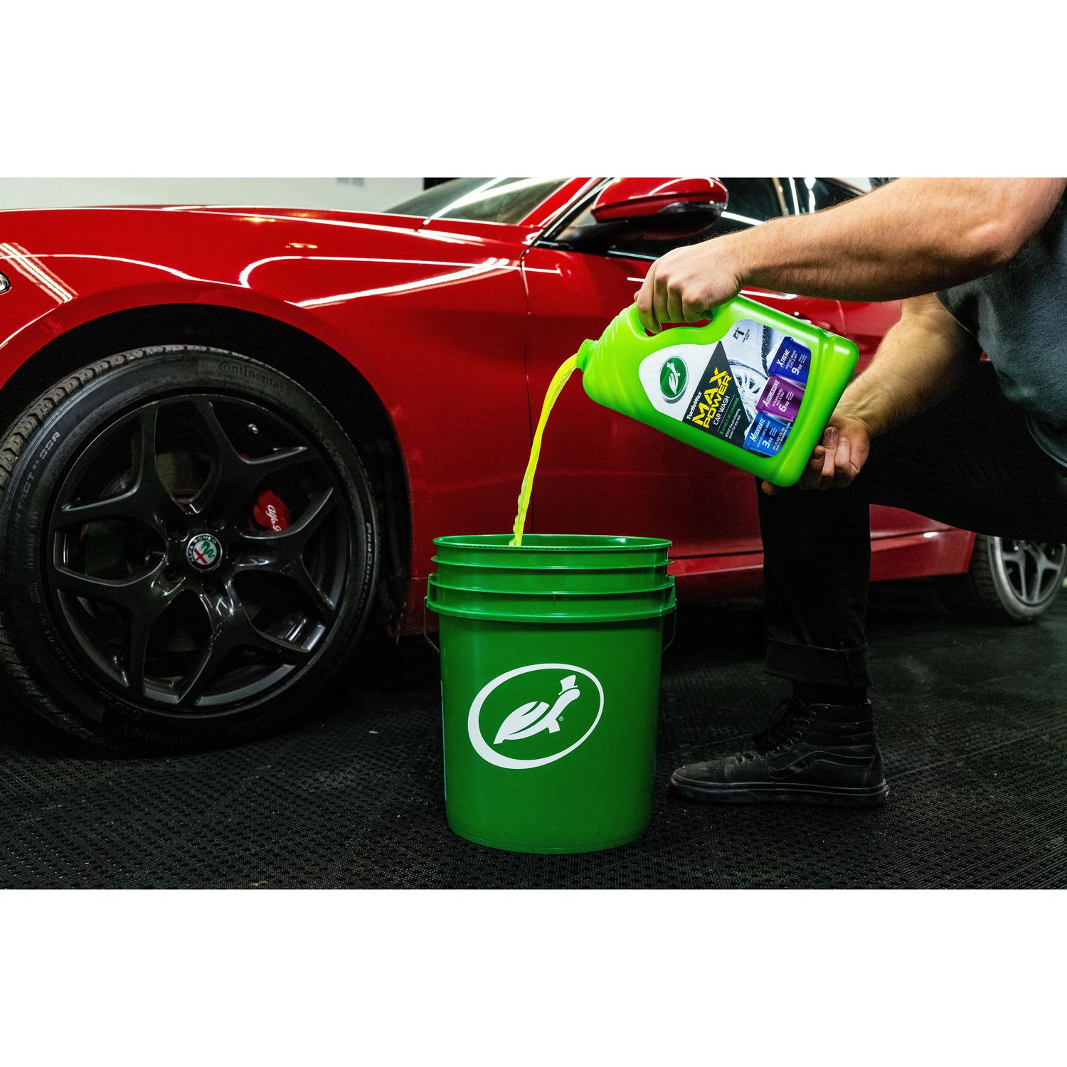 Chemical Guys Swift Wipe Complete Waterless Car Wash Eay Spray and