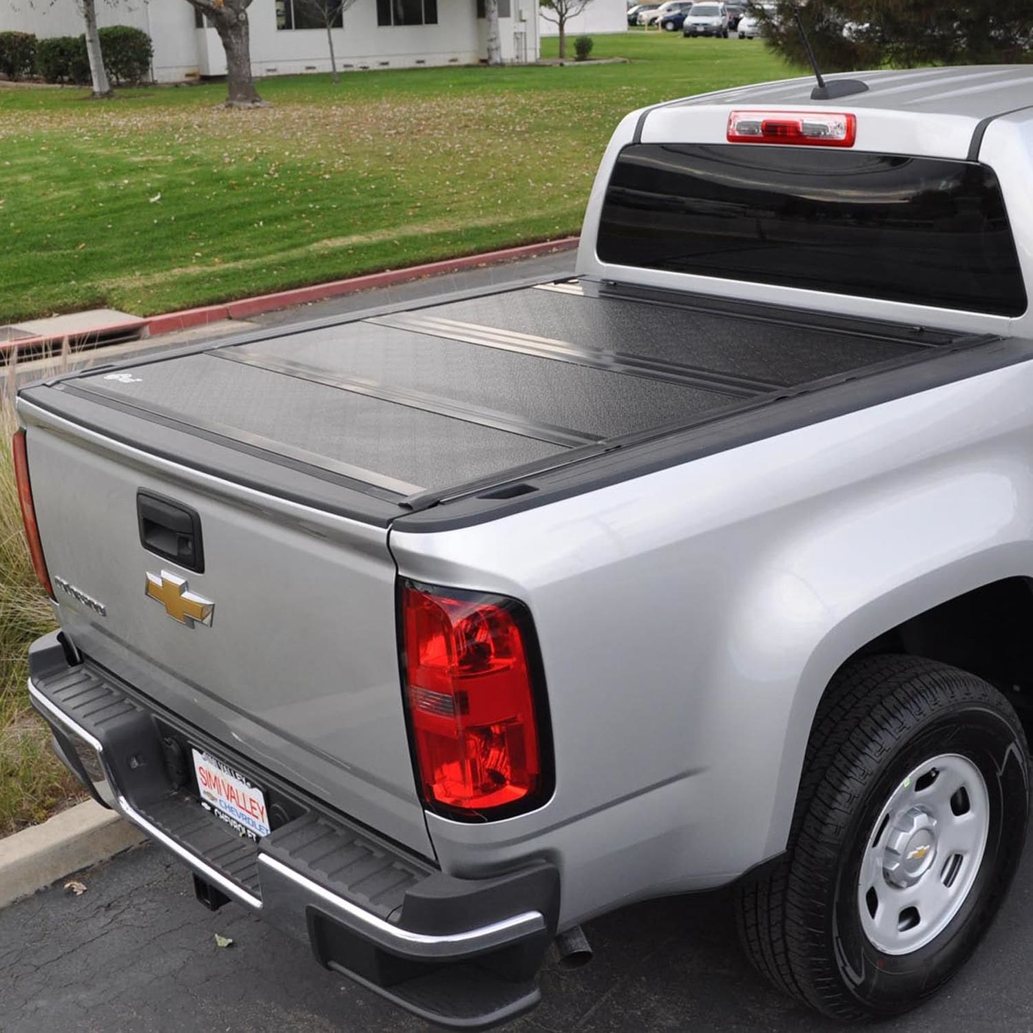 BAK BAKFlip FiberMax Hard Tri-Fold Tonneau Cover 1126106