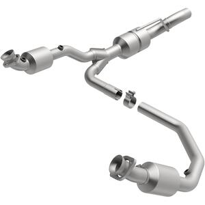 MagnaFlow Exhaust Products Direct-Fit CARB Catalytic Converter 458003