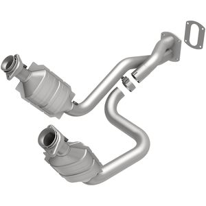 MagnaFlow Direct-Fit Catalytic Converter 93103 - Federal EPA Compliant, Stainless Steel, 2.5in Piping, For Ford F-250/F-350 Super Duty